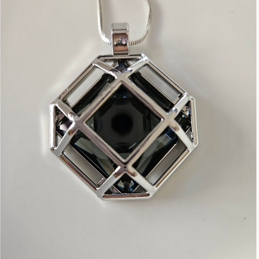 Elegant Silver and Black Pendant Necklace